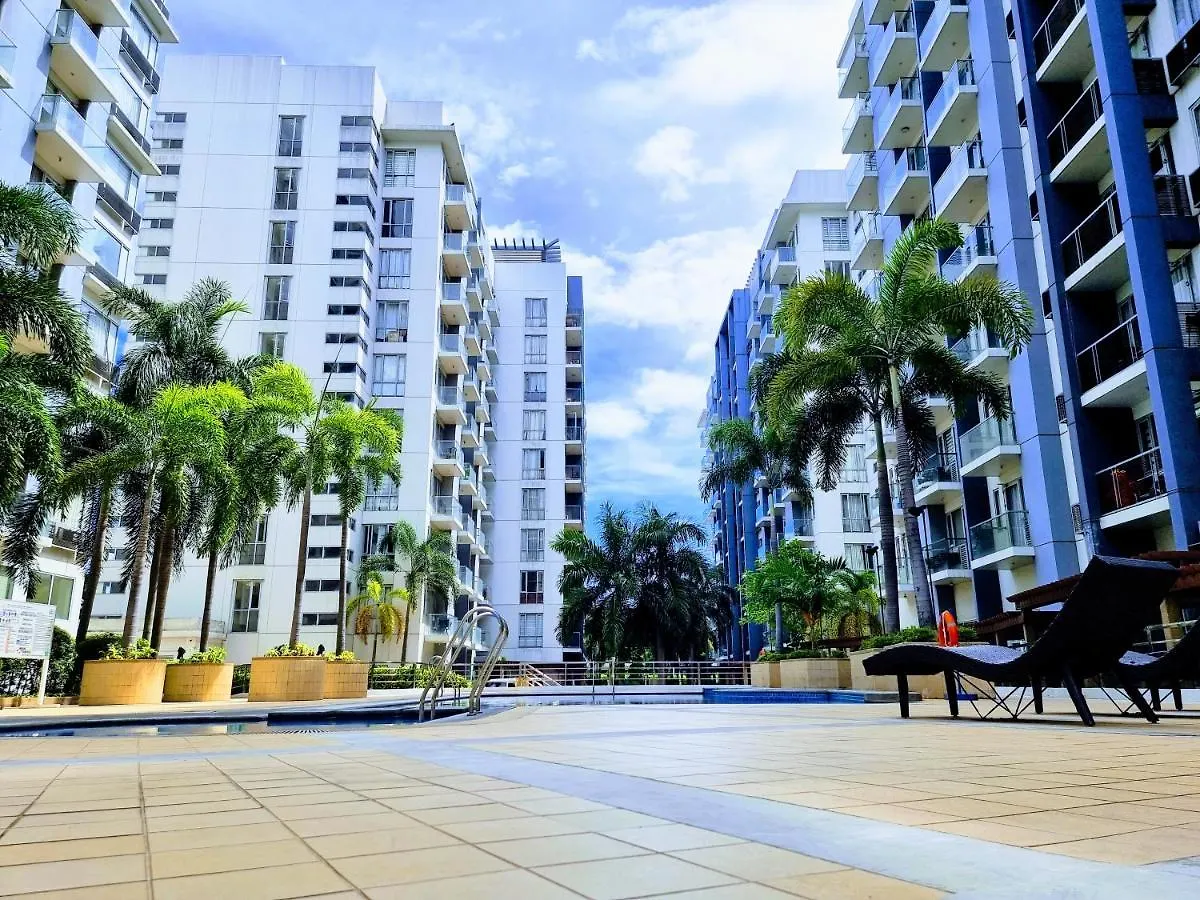 One Palm Tree Villas Condo Across Naia Terminal 3 Manilla